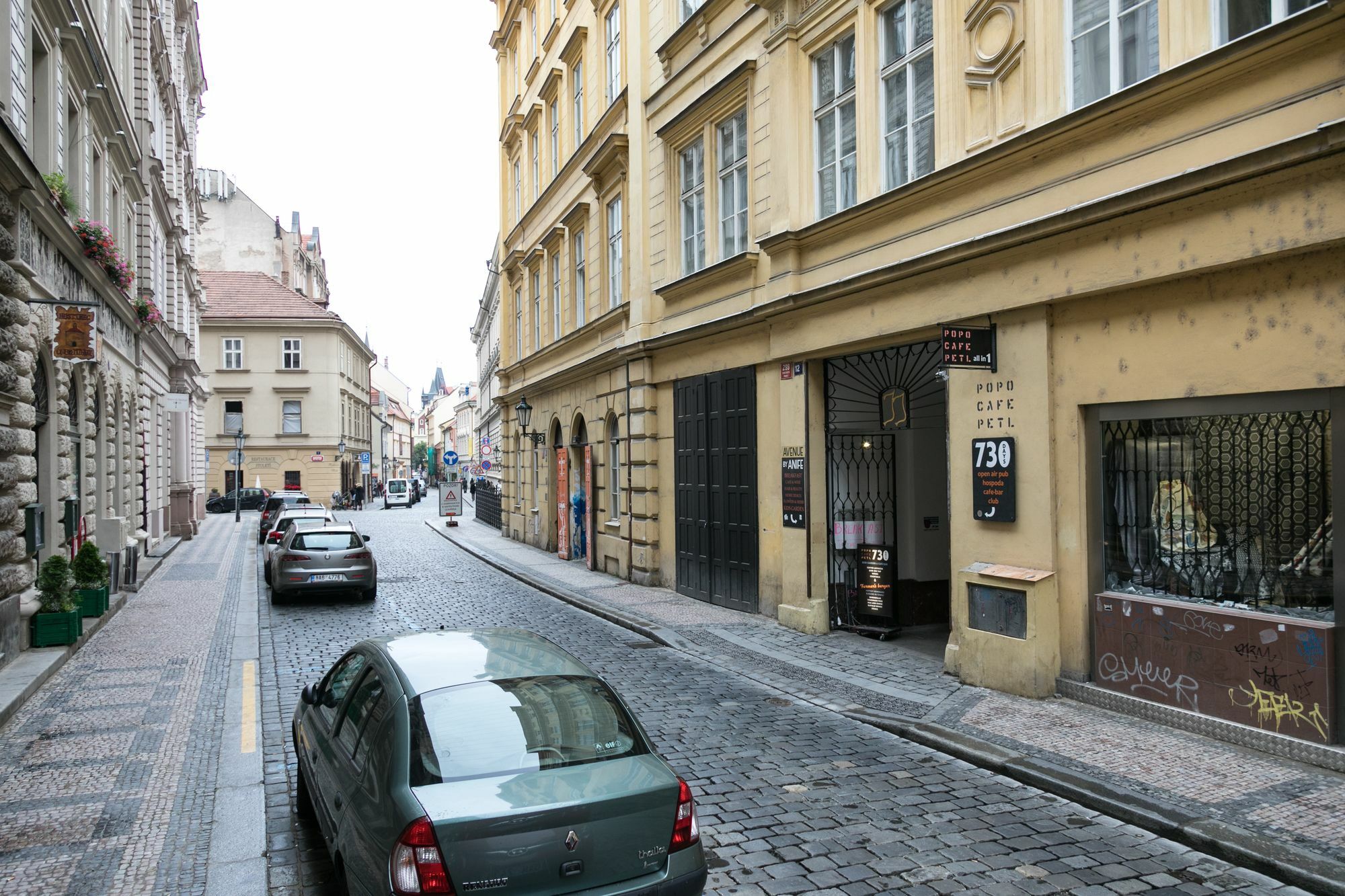 Welcome Charles Bridge Apartments Praga Exterior foto